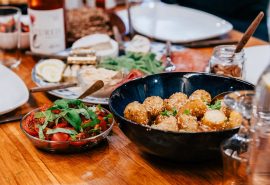 Aron food table