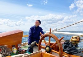 Aron guests at helm