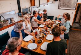 Aron guests eating