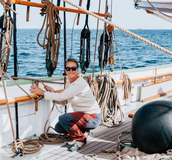 Aron skipper sailing