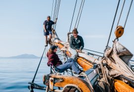 Bessie Ellen guests on bowsprit