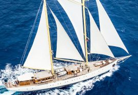 CHRONOS full sails