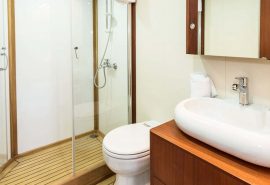 Rhea master ensuite