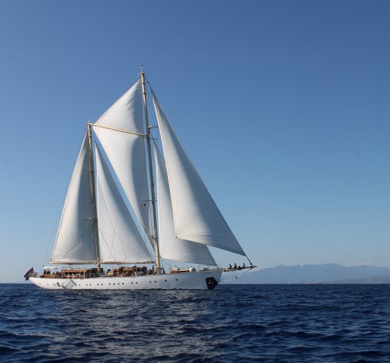 Chronos in full sail in the Caribbean