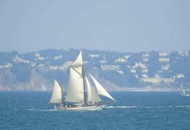 ESCAPE full sail