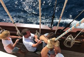 Florette guests hoisting sail