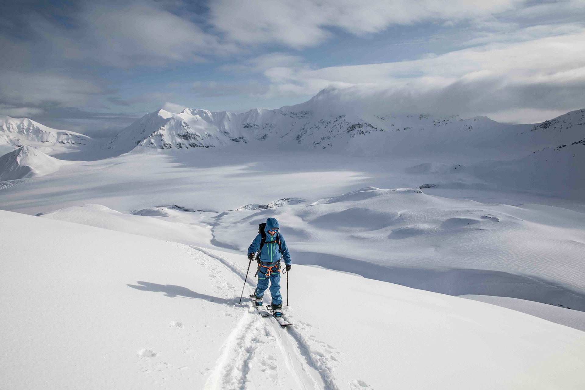 Goxsheim solo skier ski and sail Svalbard Arctic Circle