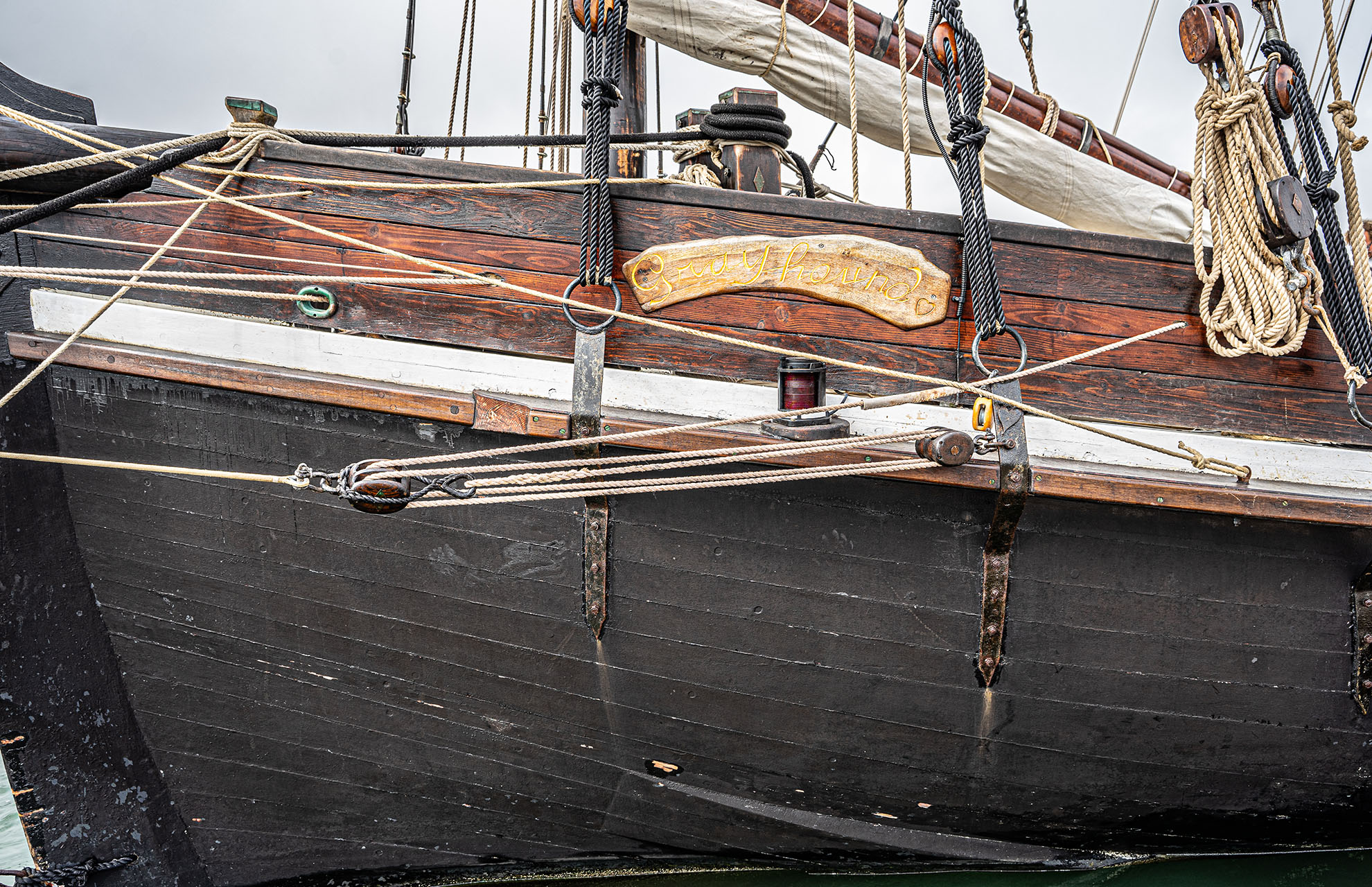 Grayhound rigging