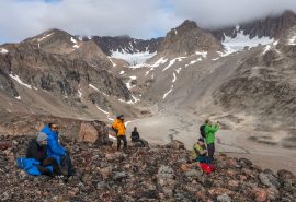 Guests enjoying a hike on Greenland with Valiente
