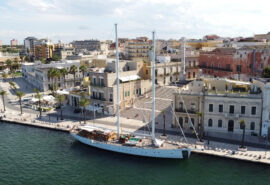 Kairos anchored Italy