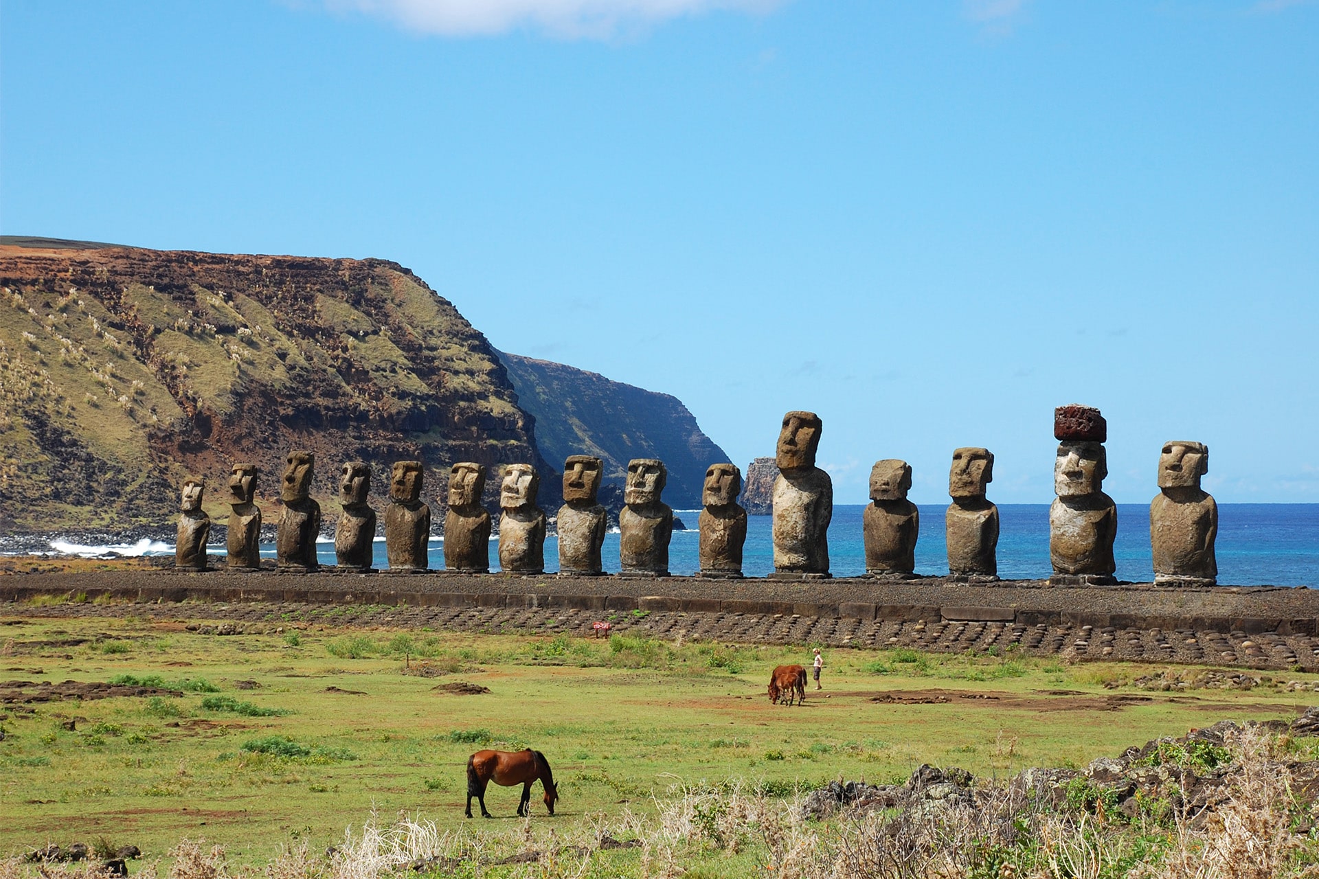 Landscape and statues of Easter Island, Pacific, Chile, South America