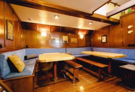 Nooderlicht dining area
