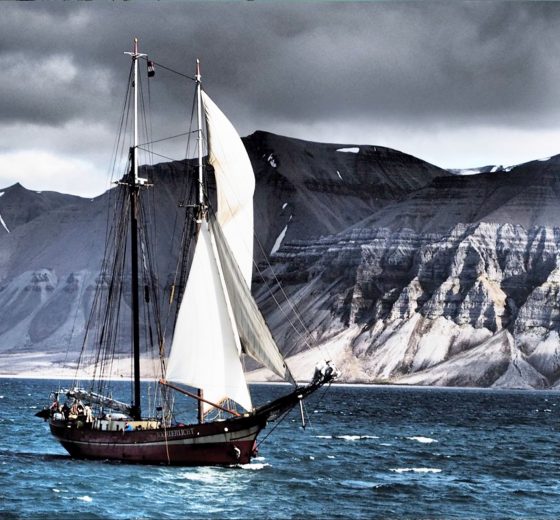 Nooderlicht sailing Svalbard