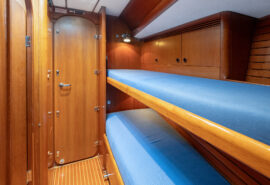Noonmark VI yacht onboard interior twin cabin