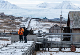 Noorderlicht Guests Ashore Ghost Town Pyramiden Noorderlicht