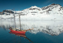 Noorderlicht Moored Svalbard Mountain