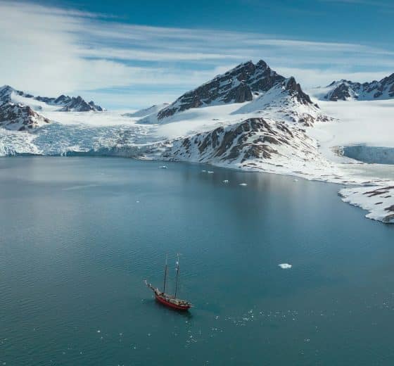 Noorderlicht-aerial-Svalbard