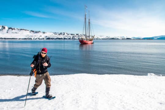 Noorderlicht guest Arctic Svalbard spring snow shoeing