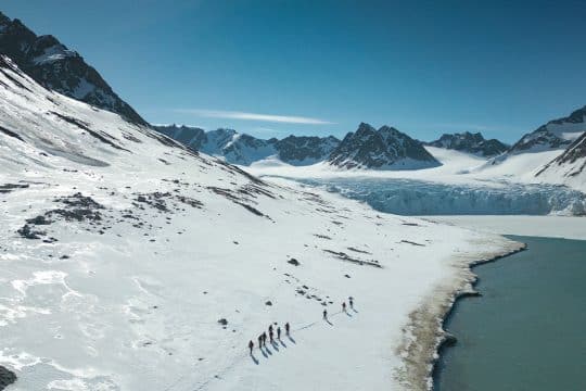 Noorderlicht-walking-ice-Svalbard