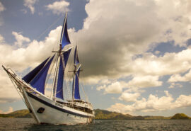 Ombak Putih sails up
