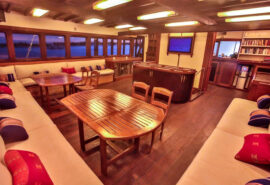 Ombak Putih saloon