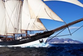 Oosterschelde bows sailing
