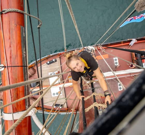 Oosterschelde guest climbing rigging onboard