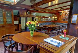 Oosterschelde saloon