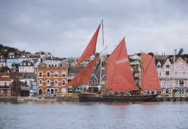 Pilgrim-aAlongside-dartmouth-fullsail