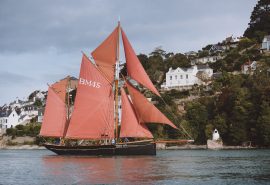 Pilgrim-fullsail-Dart-river