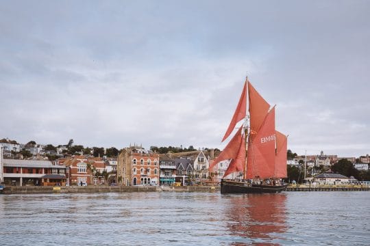Pilgrim-fullsail-Dartmouth-harbour