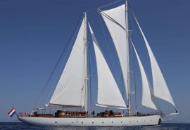 Rhea full sailing