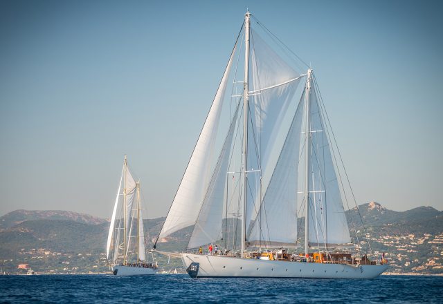 Luxury Sailing & Island Hopping in Greece