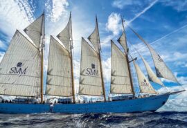 Santa Maria Manuela full sails side on