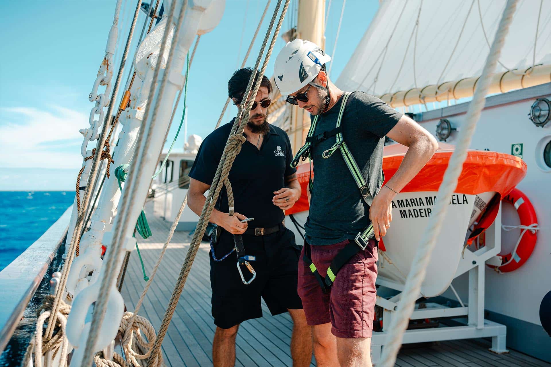 Santa Maria Manuela guests climbing rigging