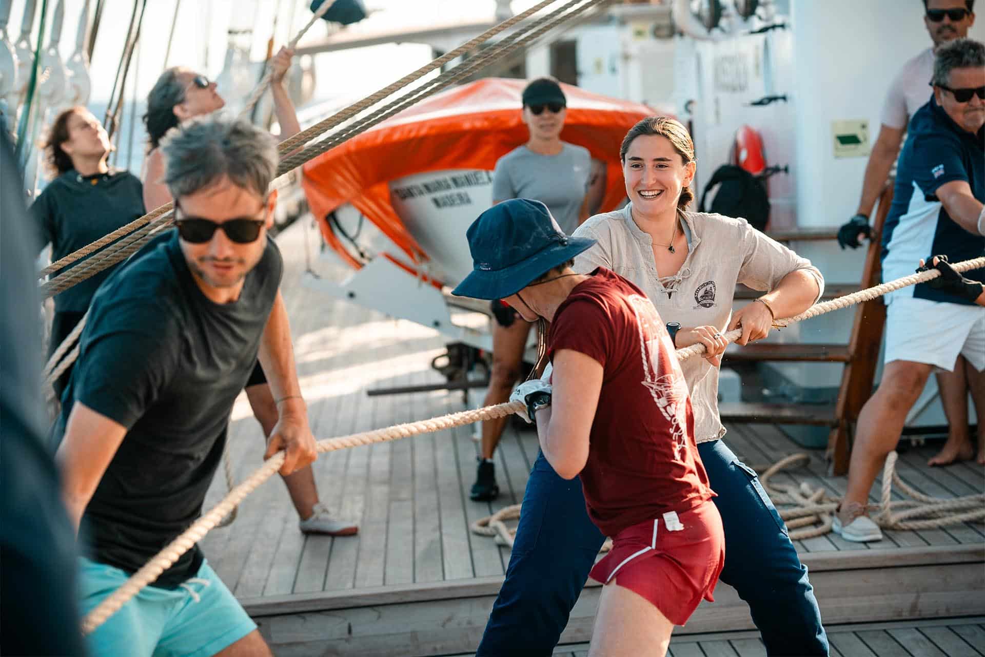 Santa Maria Manuela guests pulling ropes