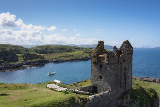 Scotland-Kerrera-castle-sailing