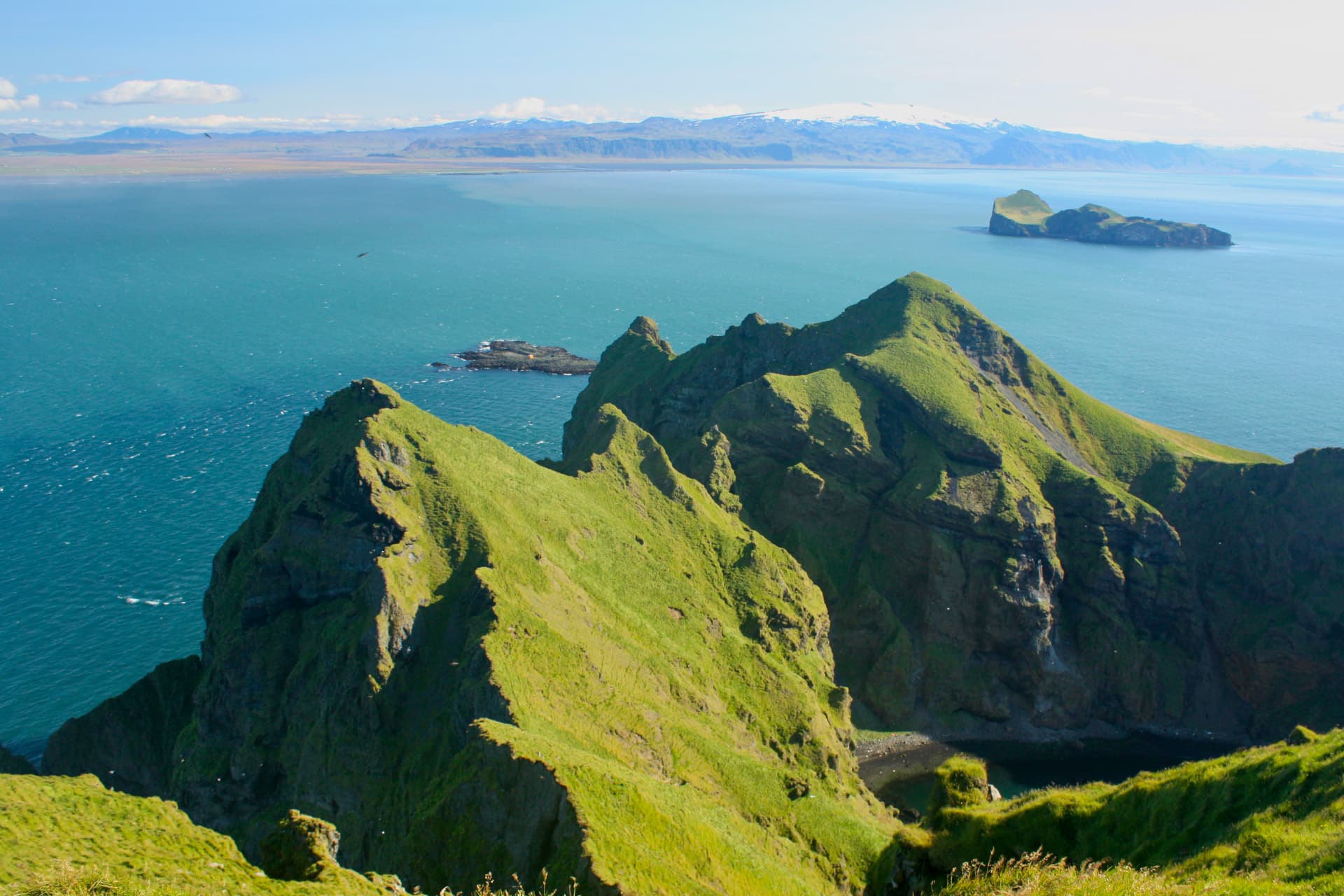 Sea Dragon view of Heimaklettur, sailing in Iceland