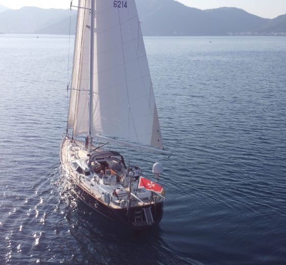 Skyelark sailing