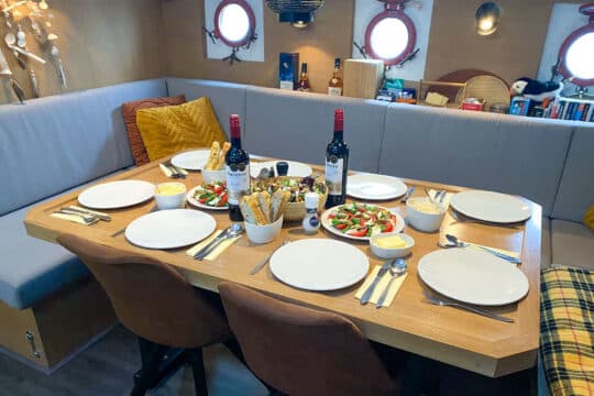 Steady food onboard dining