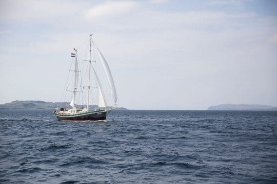 Steady ship-fullsail-oban-bay