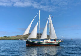 Steady sailing Eigg