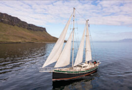 Steady small Isles Eigg