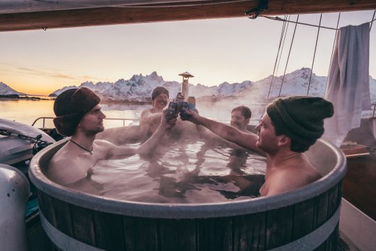 Stella Oceana guests in hot tub