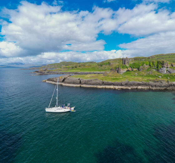Stravaigin Hebrides anchored