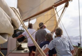Tecla guests pulling ropes