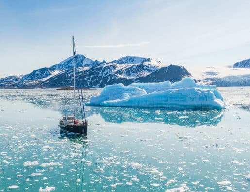 Arctic Circle sailing; Svalbard Expedition