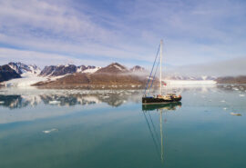 Valiente anchored Svalbard