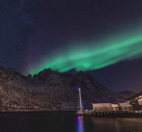 Valiente anchored with Northern Lights, Norway