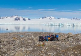 Valiente guests group ashore in Arctic Svalbard